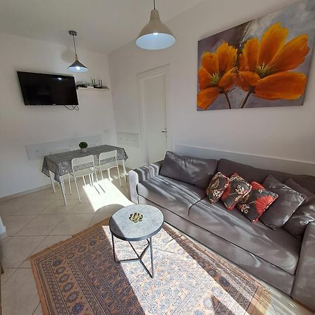 Flowers & Green 2 Bedrooms Apartment & Box Garage Vlorë 外观 照片