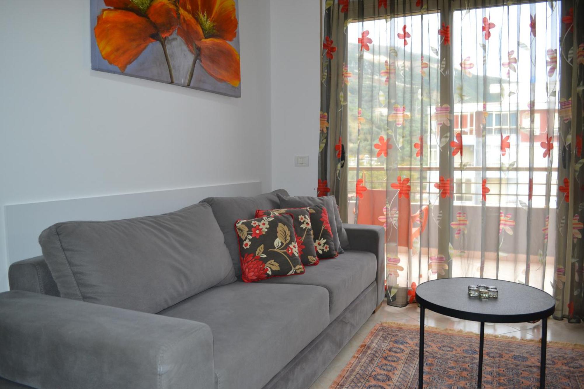 Flowers & Green 2 Bedrooms Apartment & Box Garage Vlorë 外观 照片